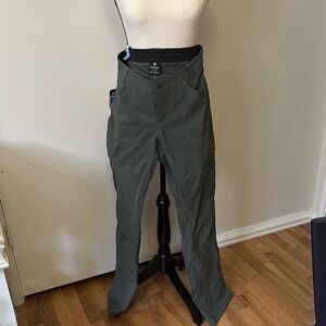 Women’s kliffside air cargo Kuhl Green Pants